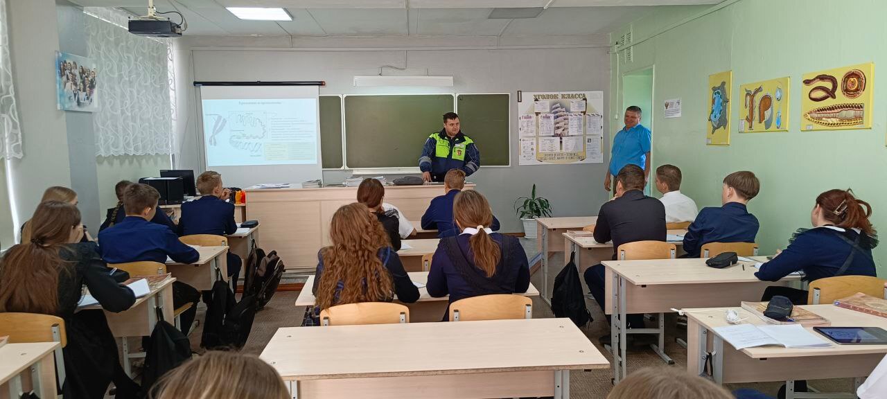 Минутка безопасности с инспектором ГИБДД.