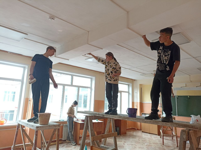 Трудовая бригада в действии!.